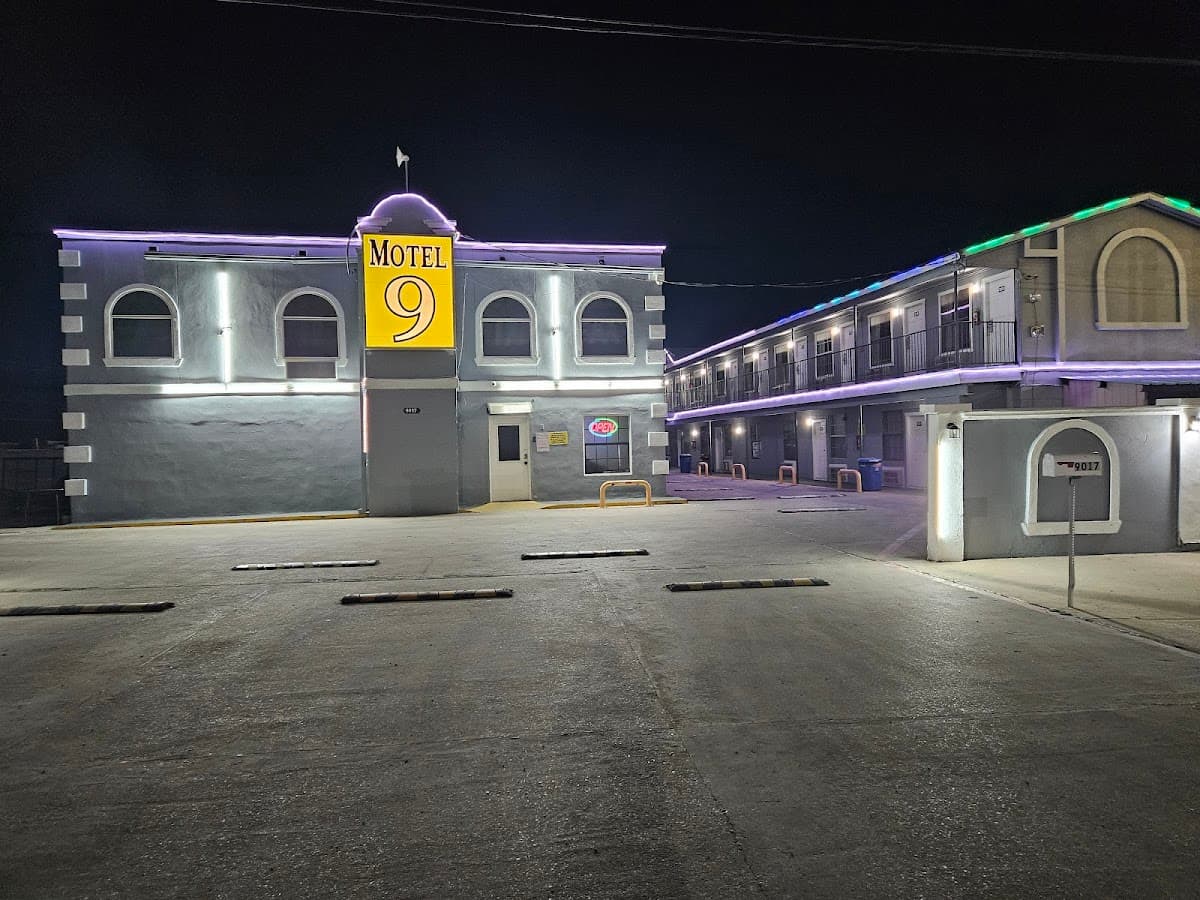 Motel 9