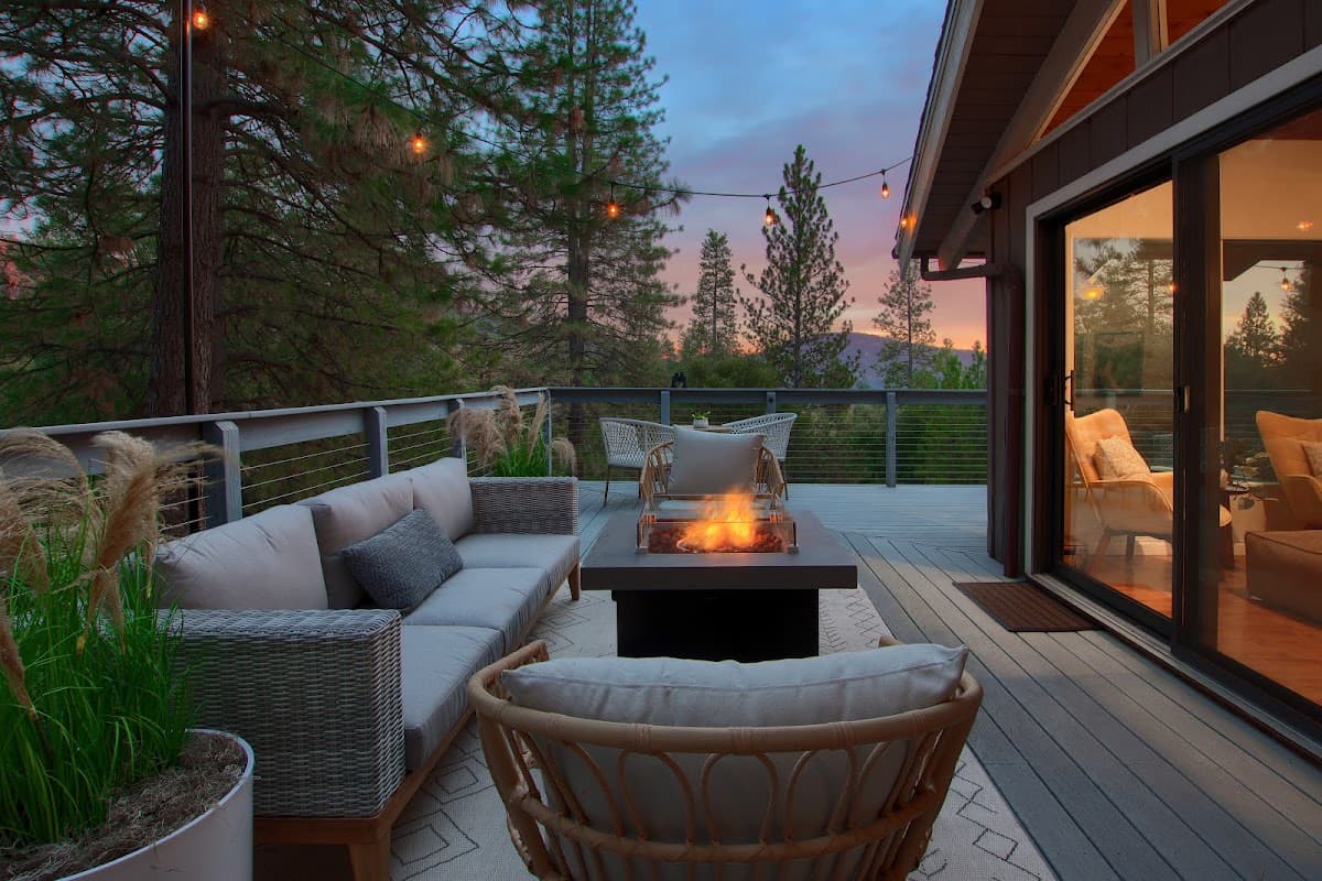 Ponderosa Pines Escape