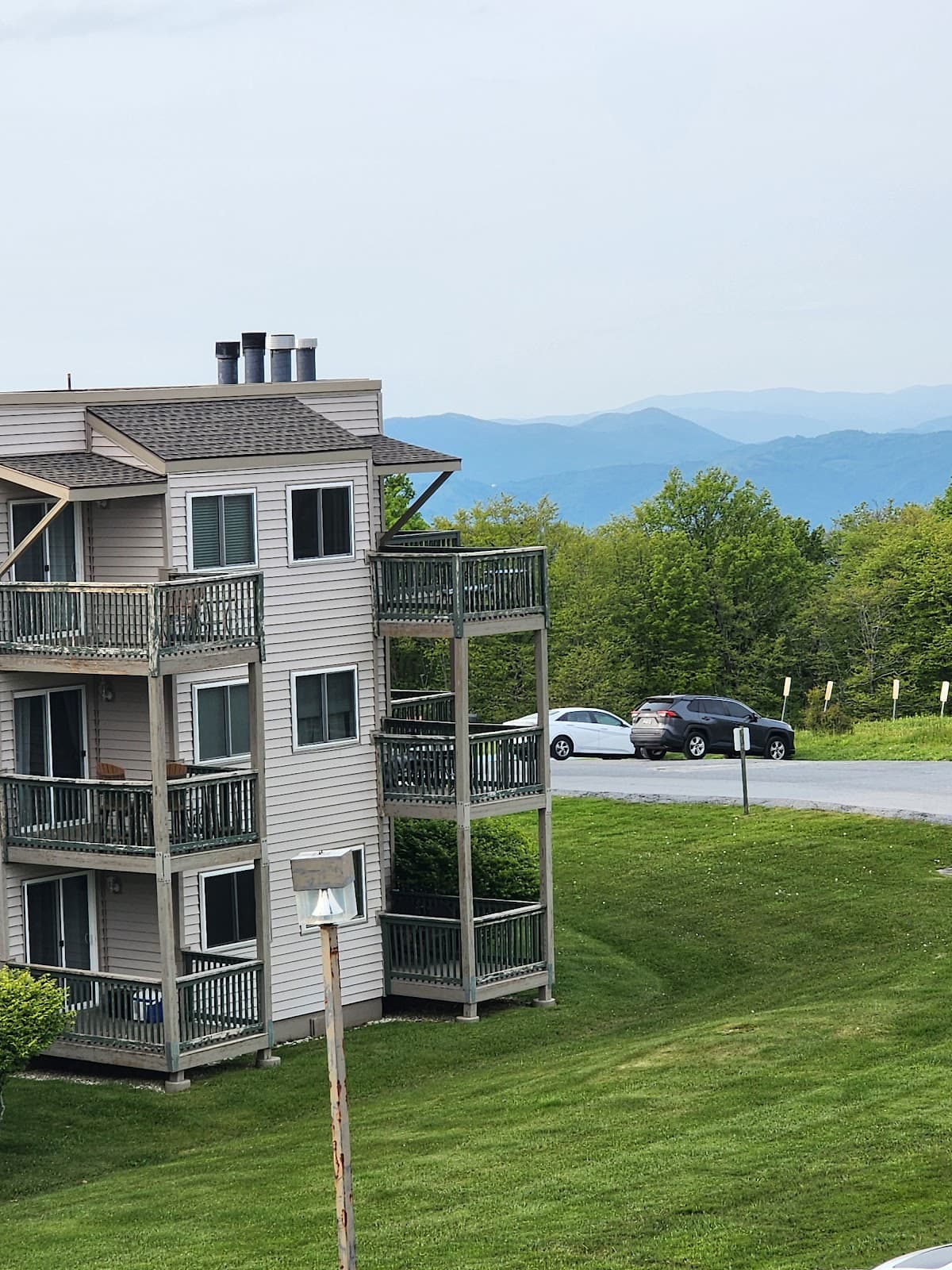 Pinnacle Inn Resort HOA