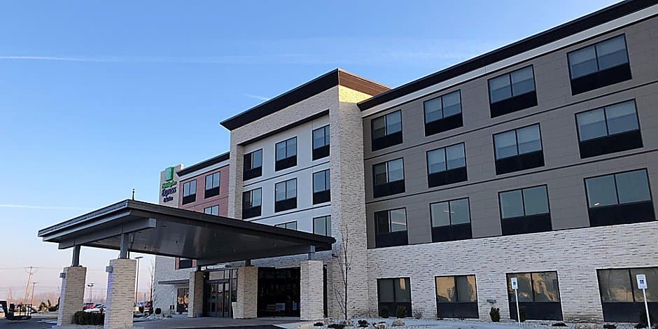 Holiday Inn Express & Suites Racine by IHG