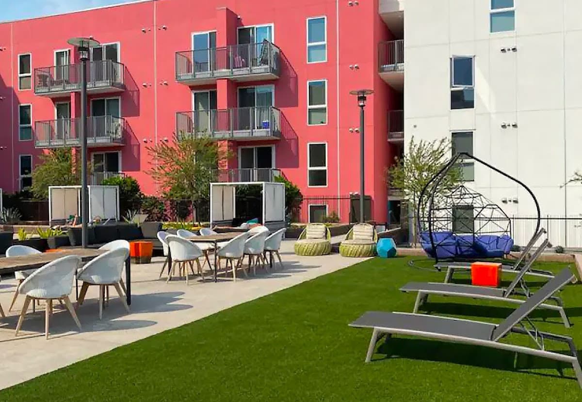 One Lux Stay LA Plaza Village