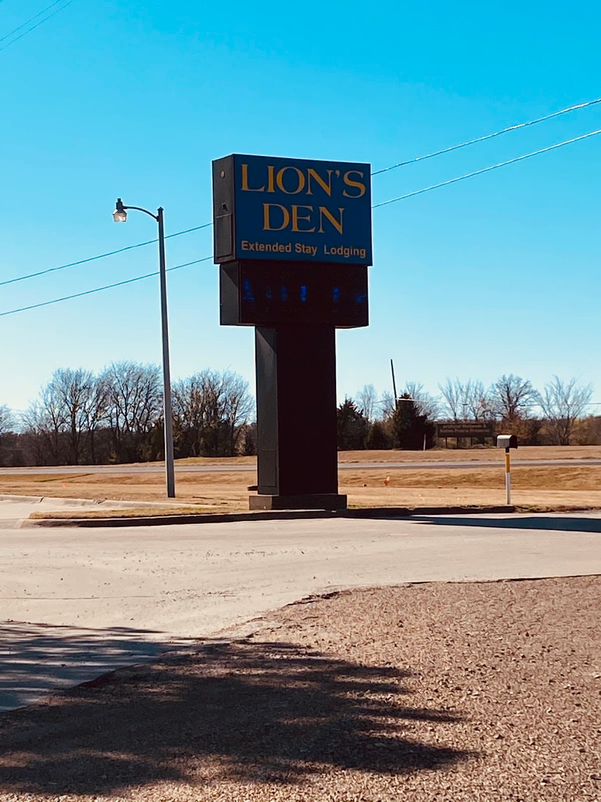 Lion's Den Extended Stay Commerce