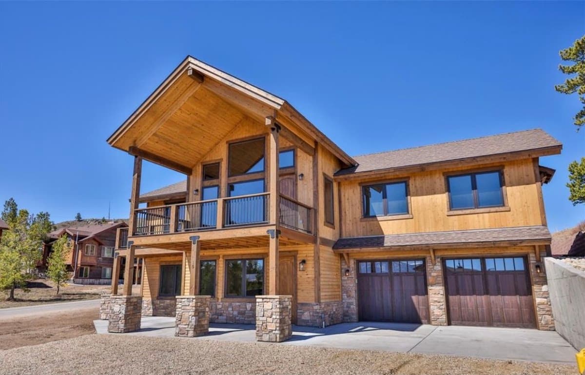 Grand Lake Luxury Lodge