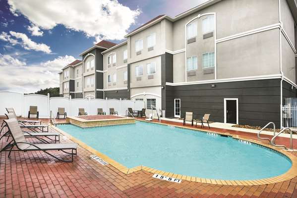 La Quinta Inn & Suites by Wyndham San Antonio The Dominion