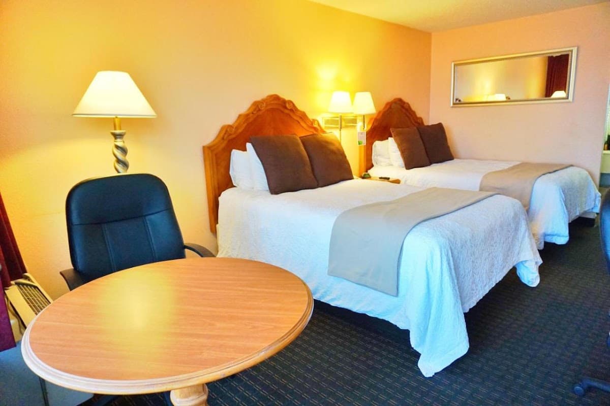Castle Inn & Suites by OYO Lawton
