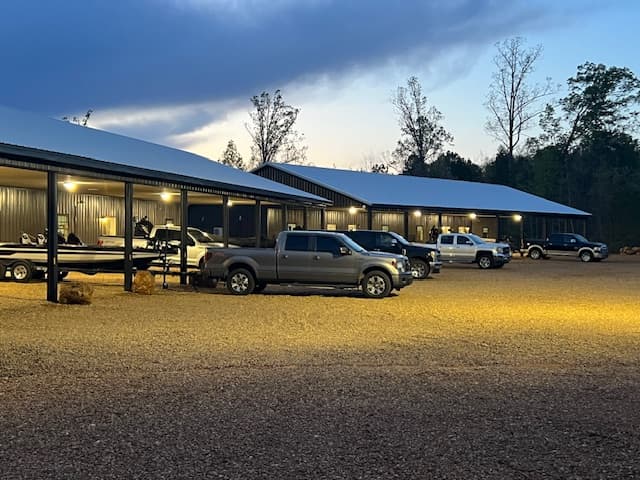 Pickwick Lake Lodge