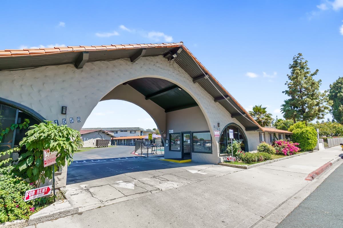 Vista Oaks Apartments