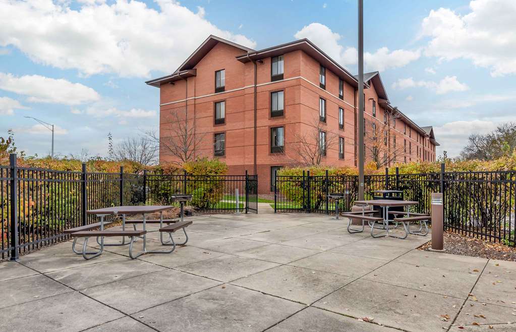 Extended Stay America- Suites- Chicago - Lombard - Yorktown Center
