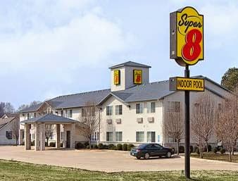 Super 8 Ripley