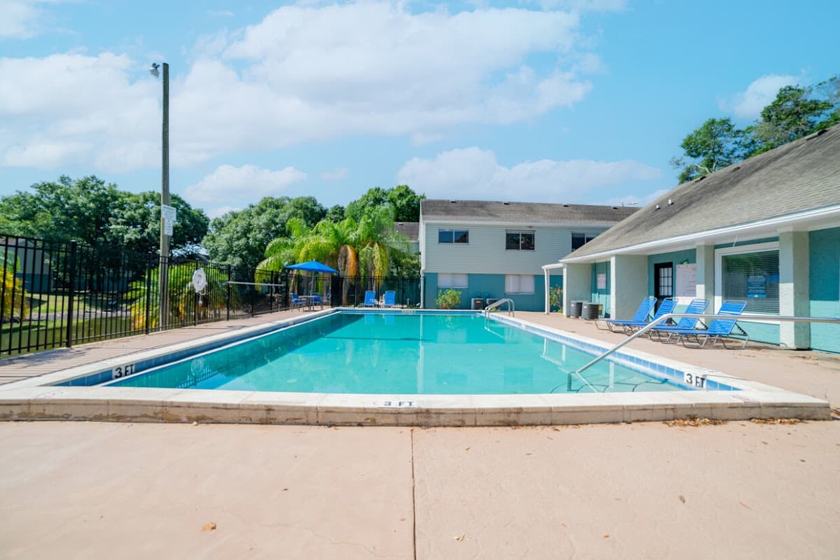 Lago Bello Apartments