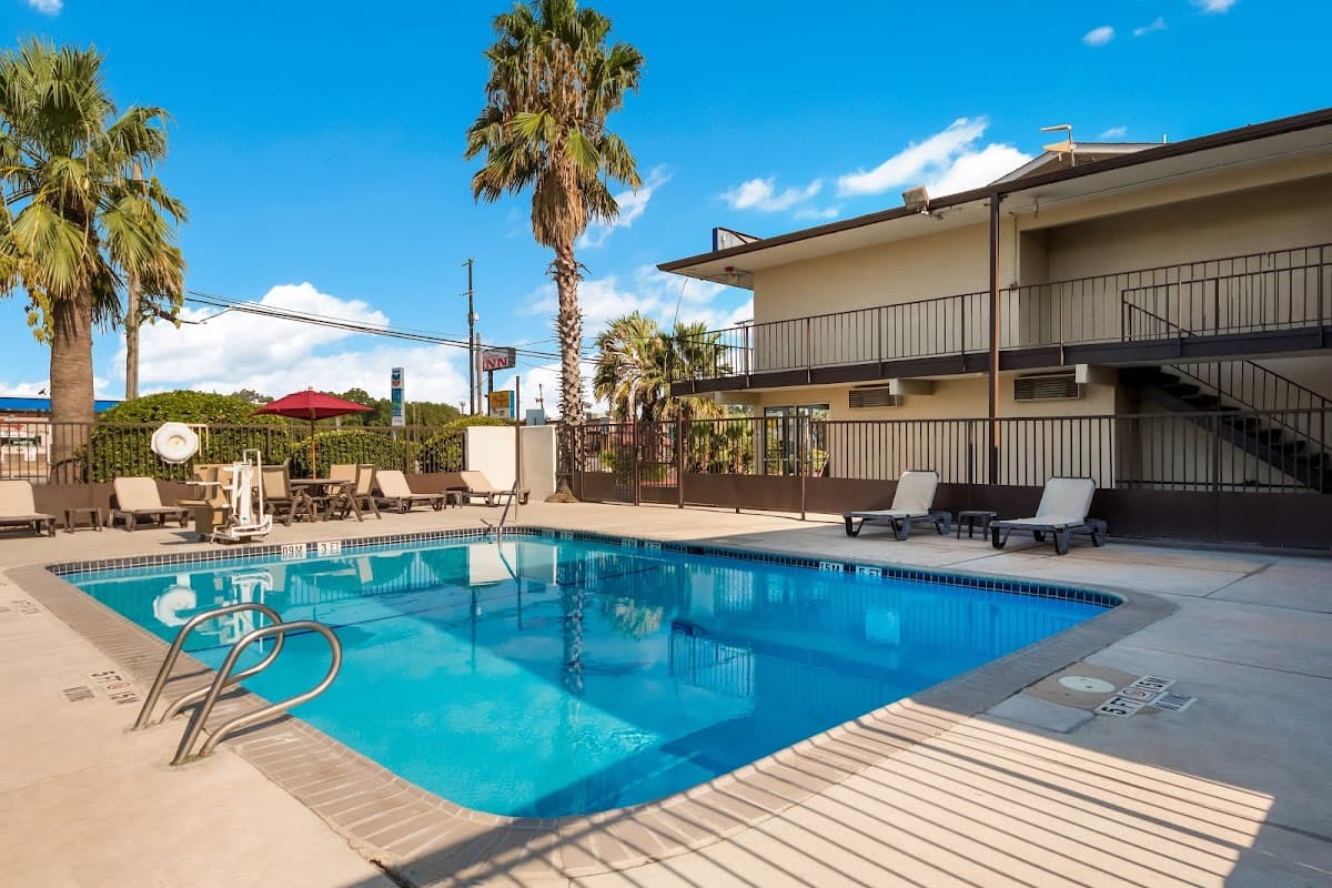Red Roof Inn San Antonio E – Frost Bank Center