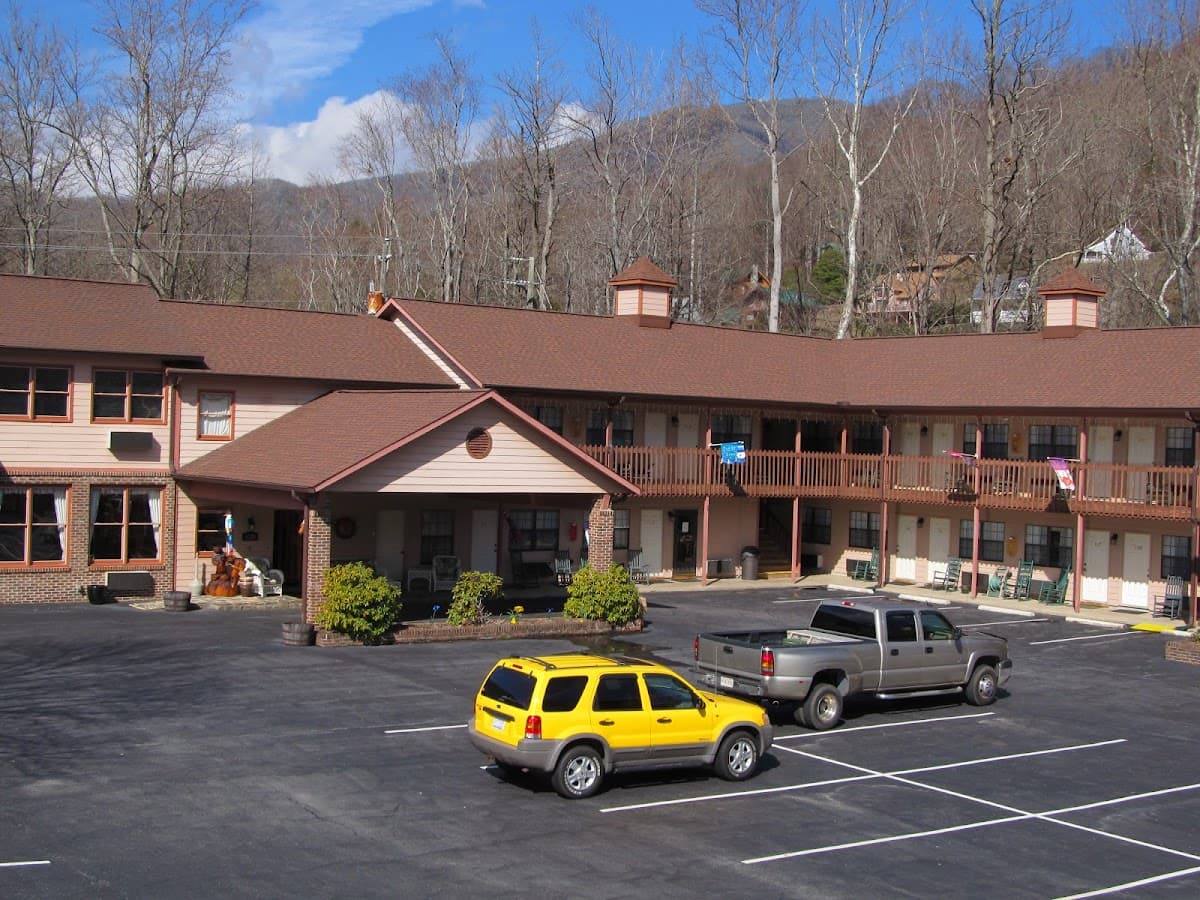 Jonathan Creek Inn and Villas