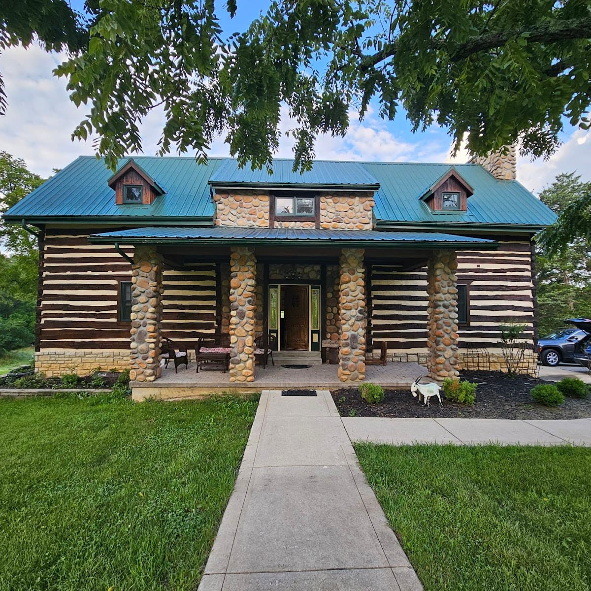 The Quinn Cabin