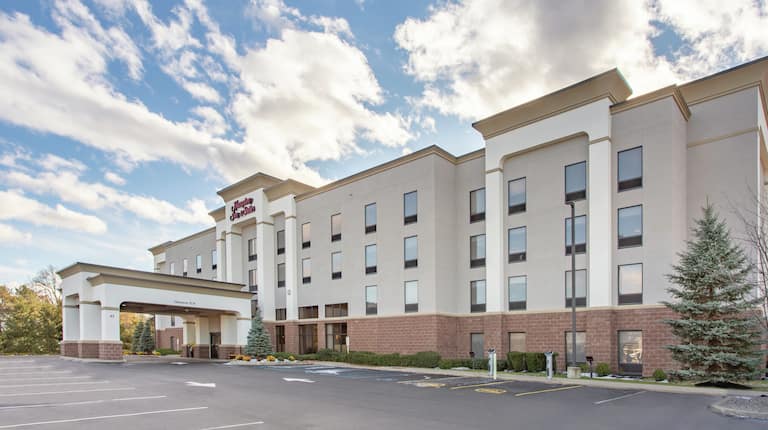 Hampton Inn & Suites Albany-Airport