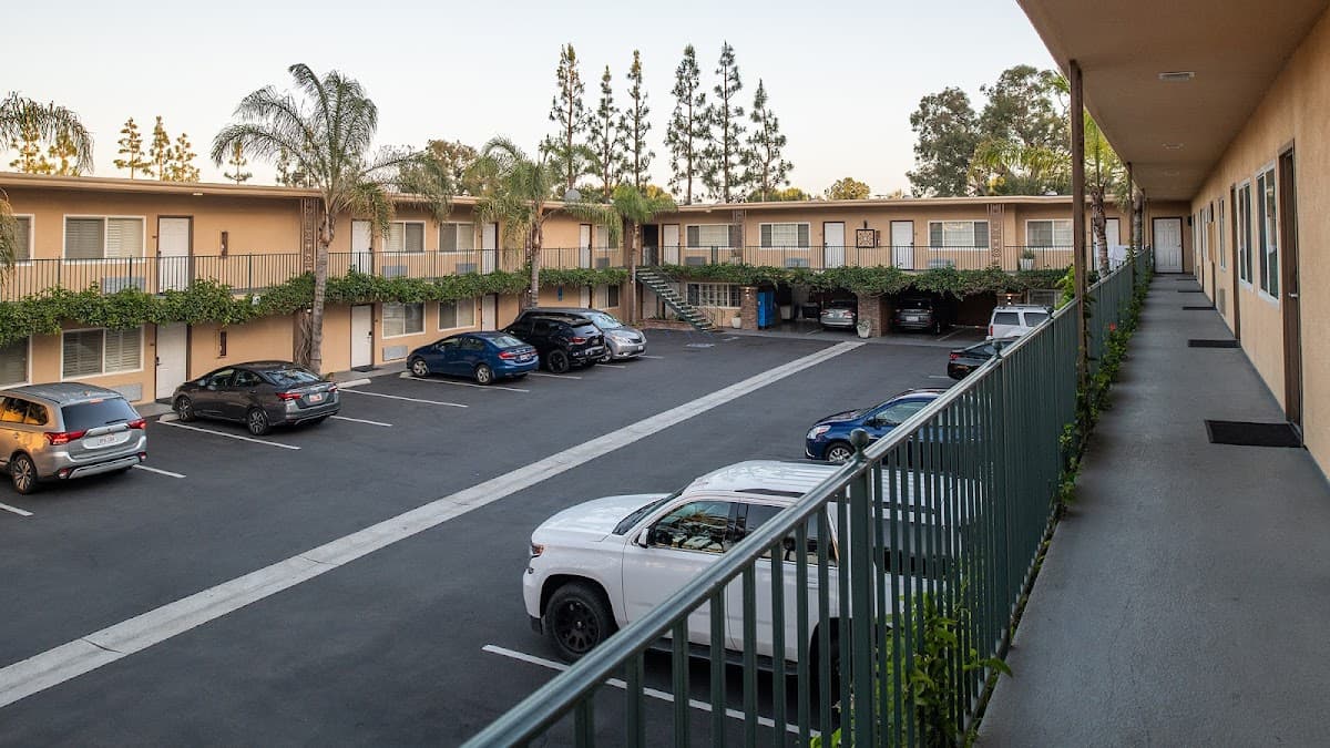Anaheim Islander Inn and Suites