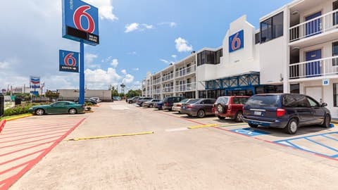 Motel 6 Houston, TX - Medical Center/NRG Stadium