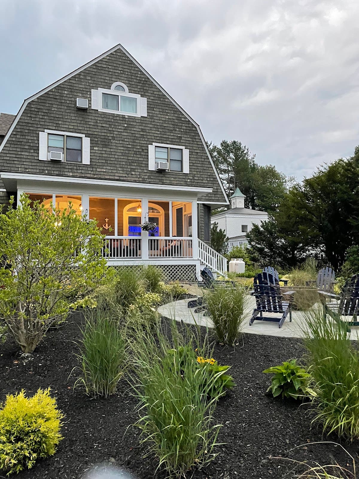 White Sails Inn