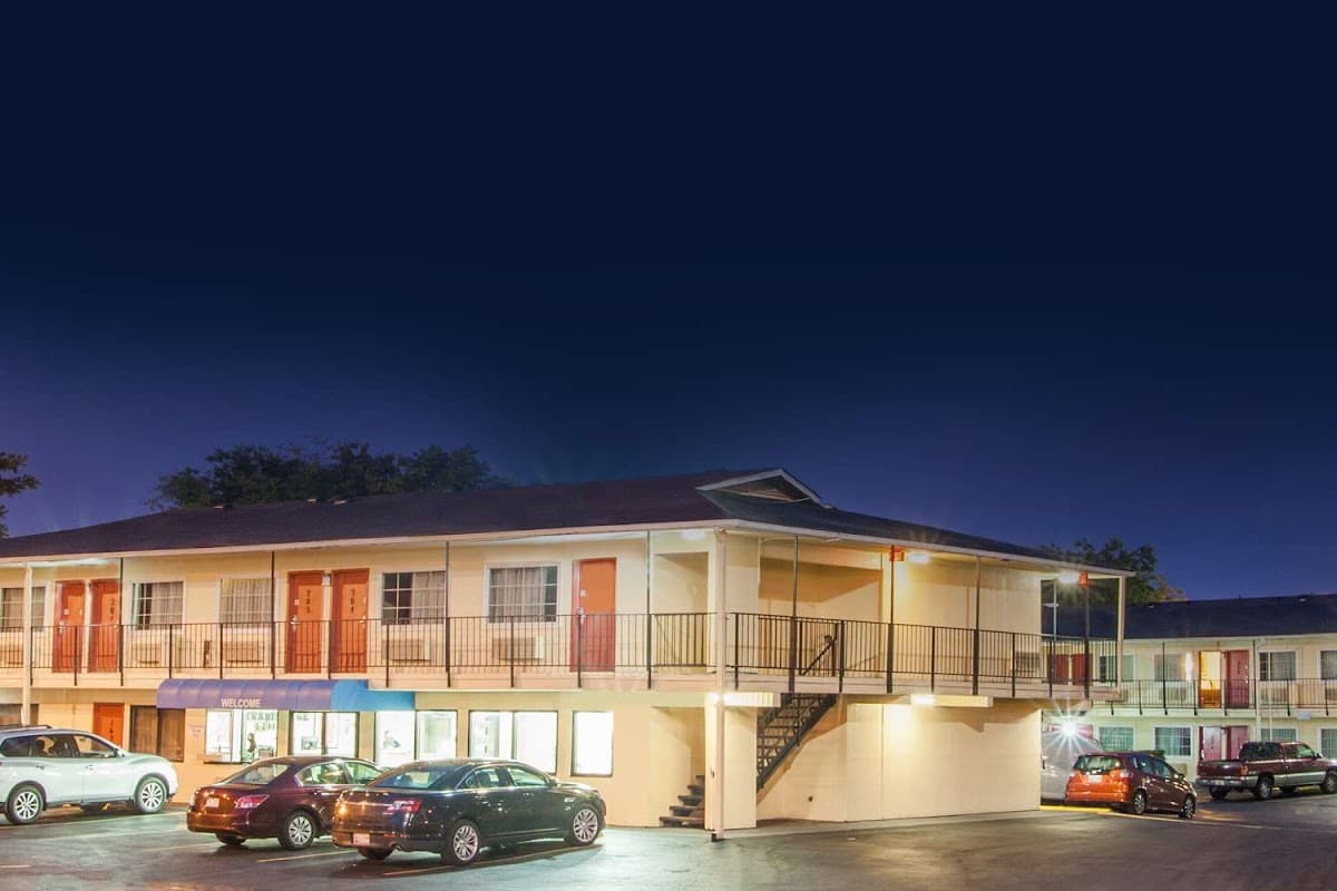 Travelodge - Nashville TN