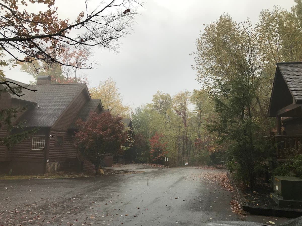Maples Ridge Vacation Rentals:Secluded Romance