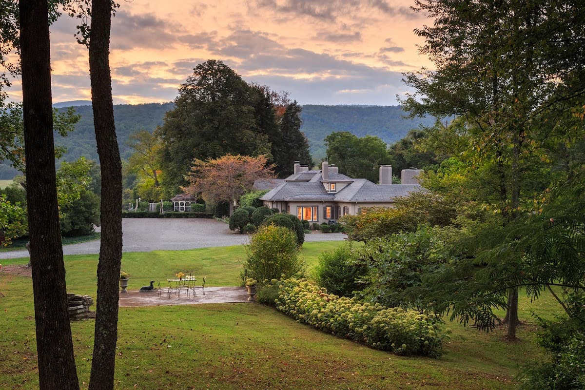 Glen Gordon Manor