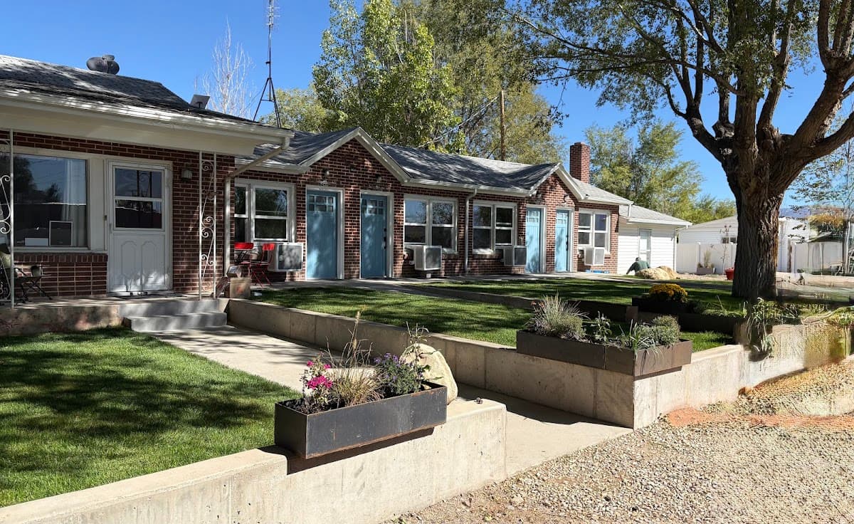 Country Paradise Motel
