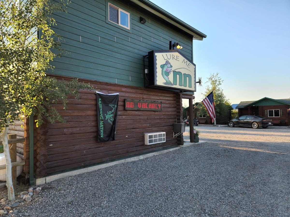 Lure Me Inn | Cabin, Hotel, Stay in Ennis