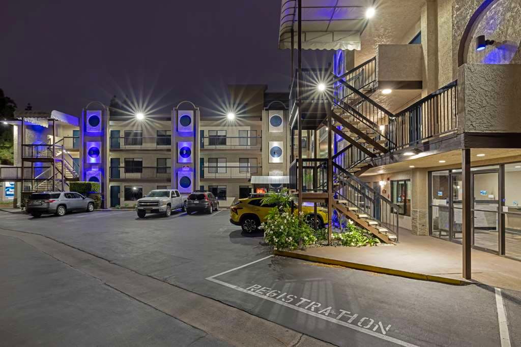 Best Western Courtesy Inn Hotel - Anaheim Resort at the Park