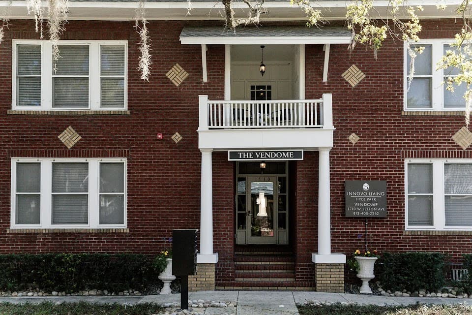 Innovo Living Hyde Park - Vendome Apartments