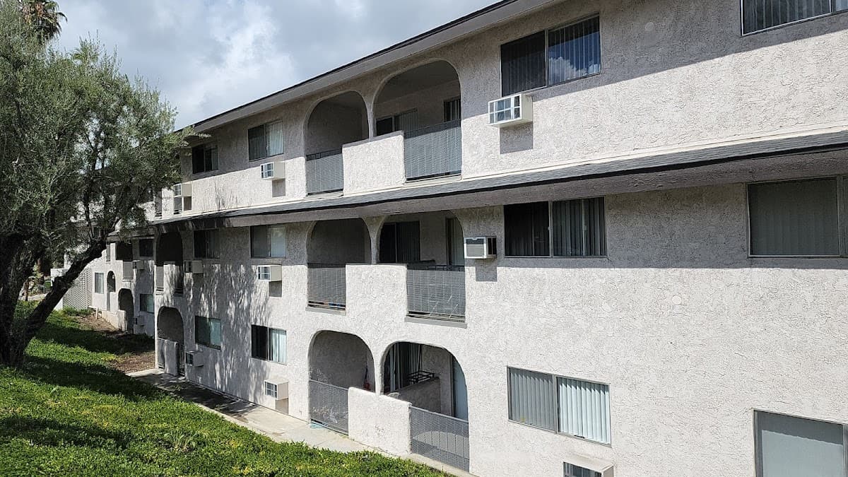 Luxe 1801 Apts