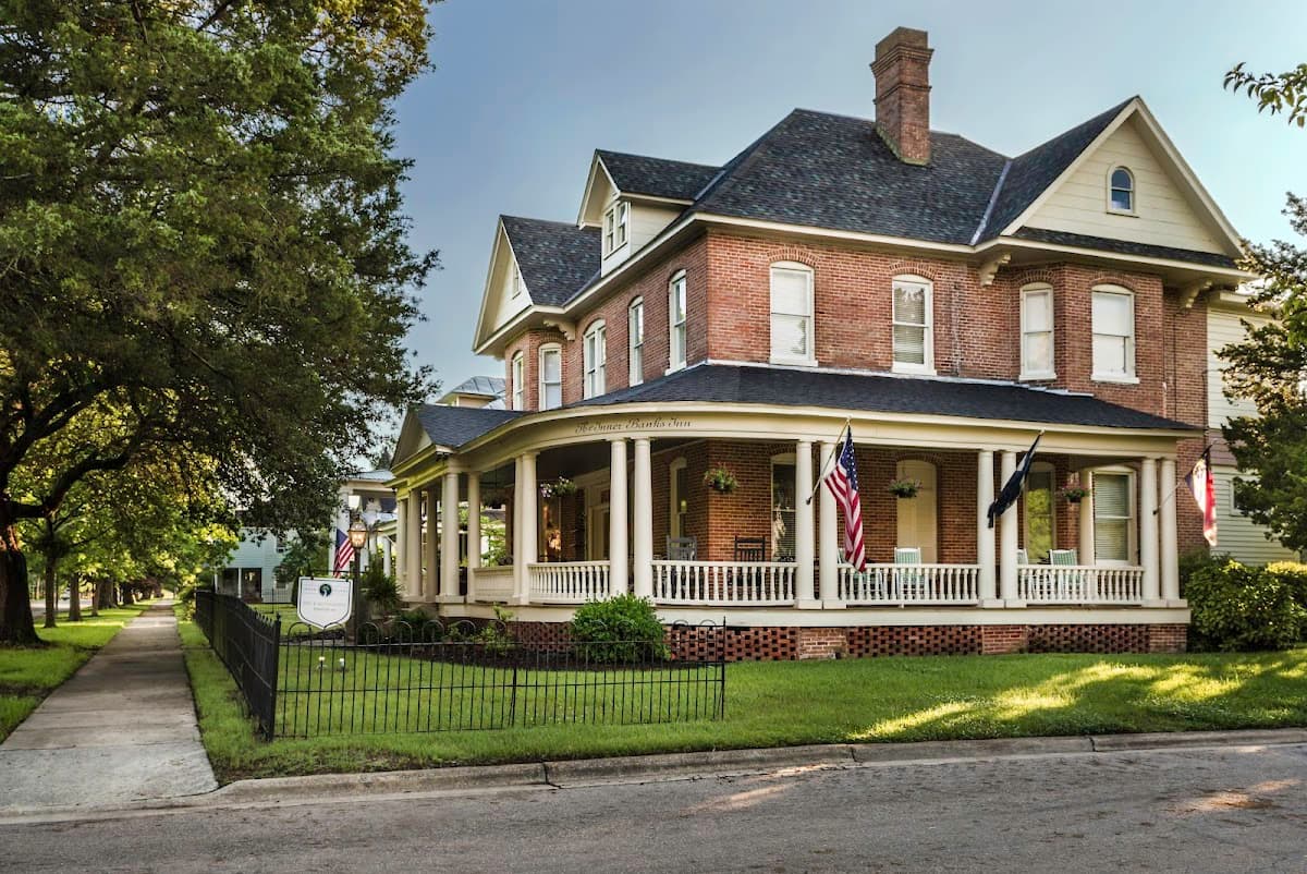 Inner Banks Inn, Restaurant & Event Venue