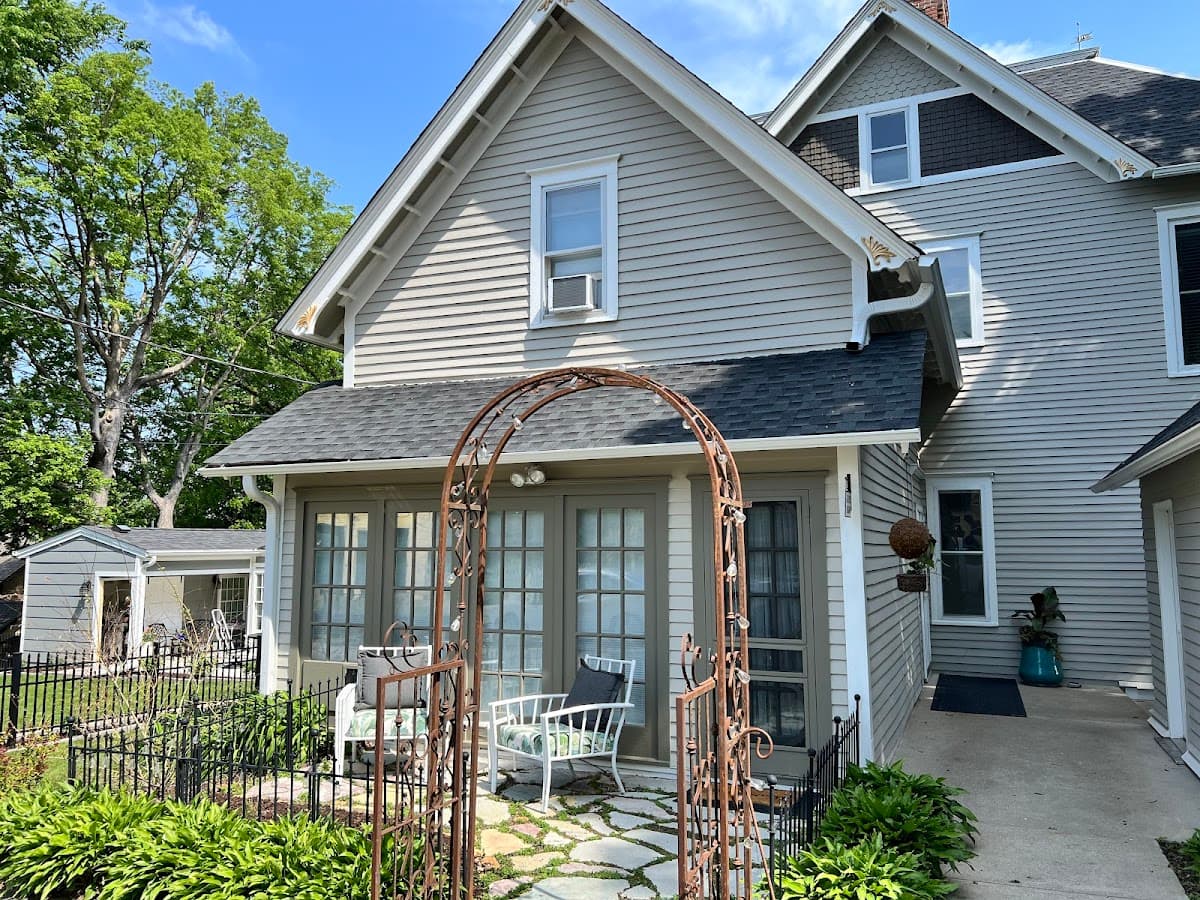 Historic Hutch House Boutique Inn & Suites