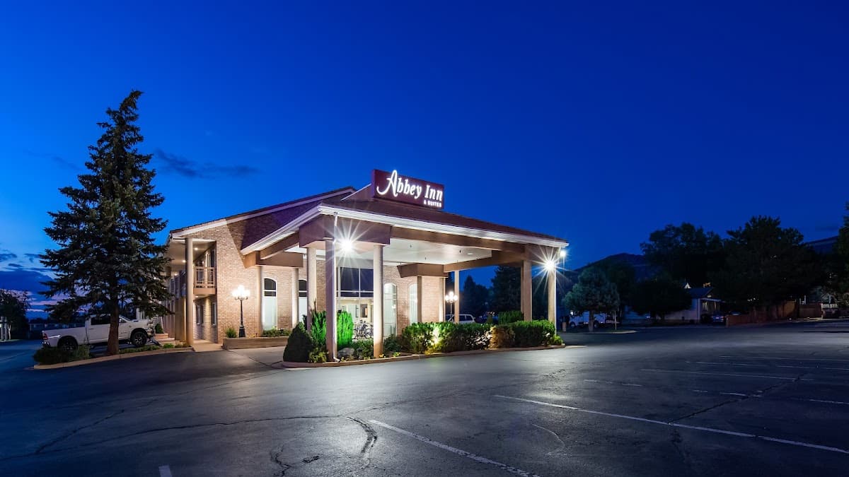 Abbey Inn & Suites