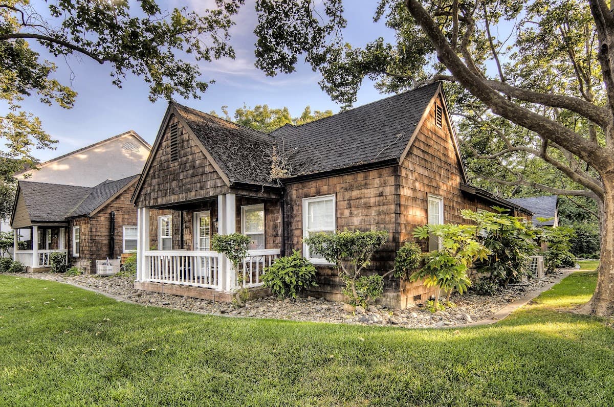 Aggie Inn, an Ascend Collection Hotel
