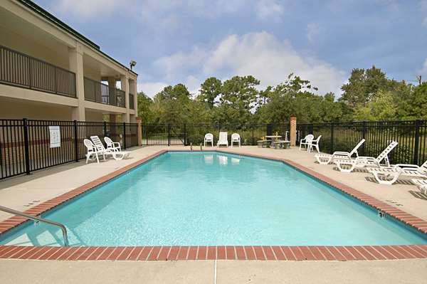 Super 8 by Wyndham Slidell