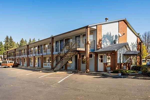 Super 8 by Wyndham Vancouver East