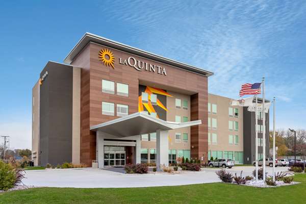 La Quinta Inn & Suites by Wyndham Shorewood