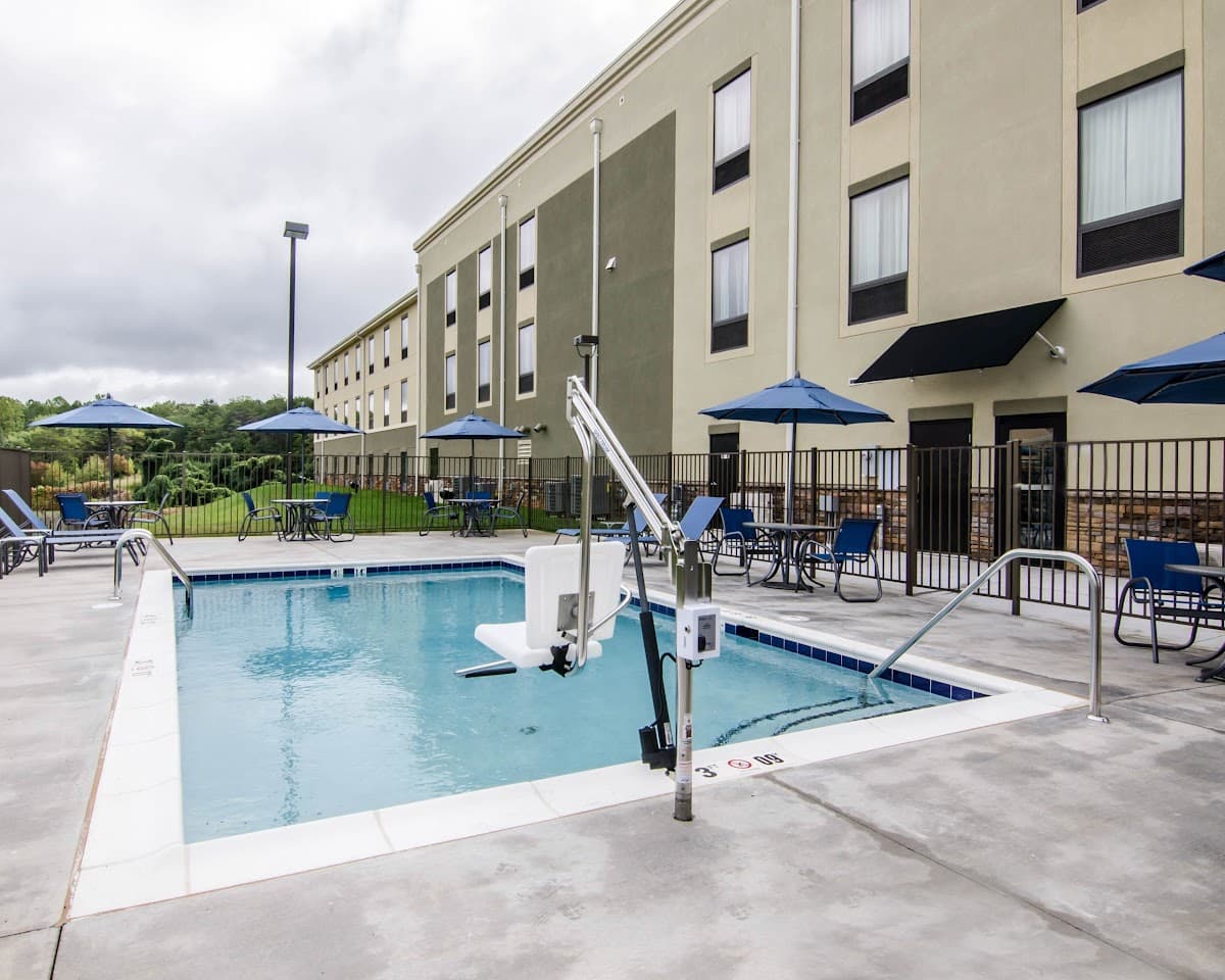 Comfort Inn & Suites Lynchburg Airport - University Area