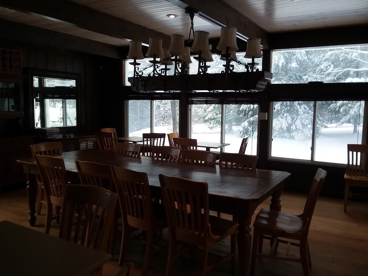 Christmas Tree Inn