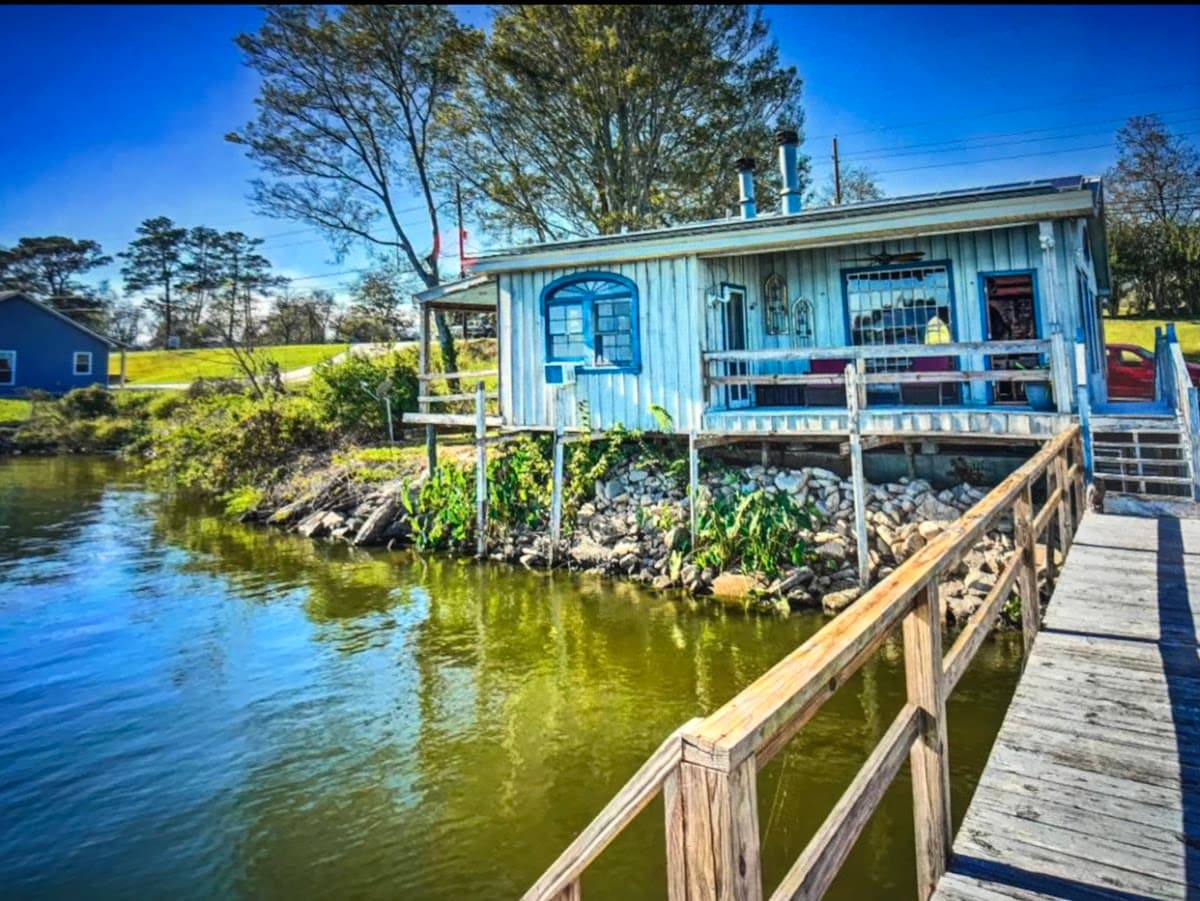 Mon Reve Bed & Breakfast + Cabin on false river
