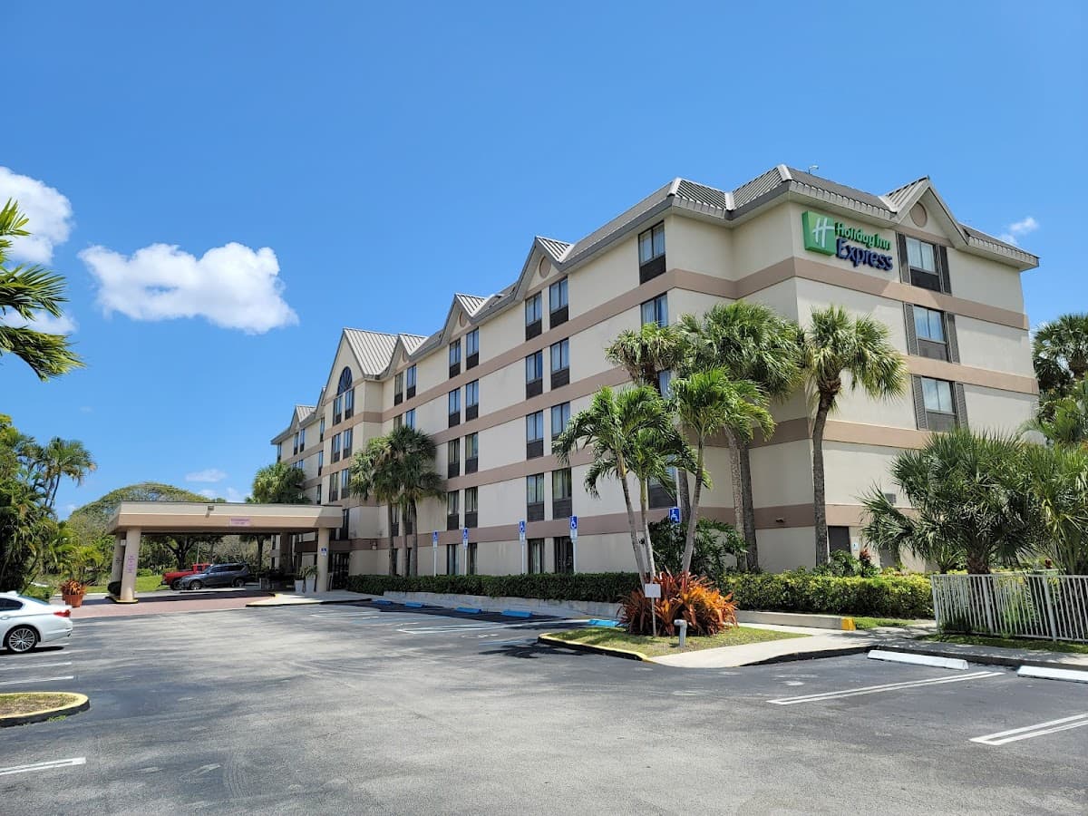 Holiday Inn Express & Suites Ft Lauderdale N - Exec Airport by IHG