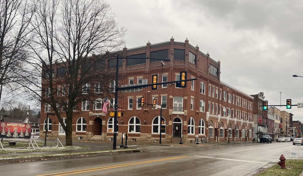 Shadow Hotel/Pantall Hotel