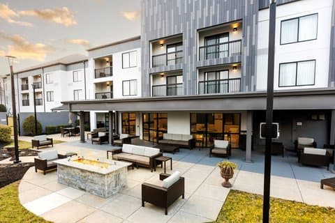 Courtyard by Marriott Bowling Green Convention Center