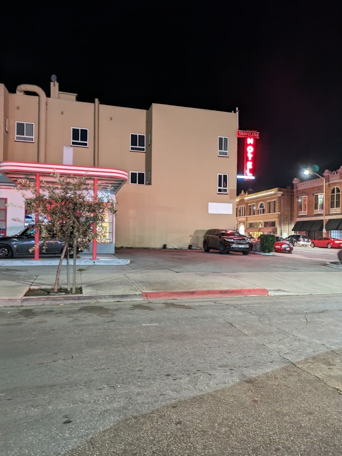 Traveler's Hotel