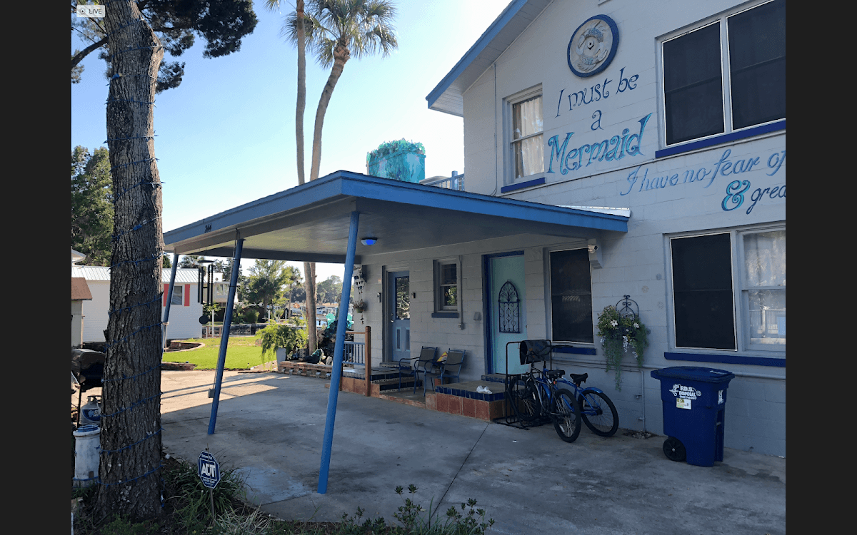 Crystal Cove Bed & Breakfast