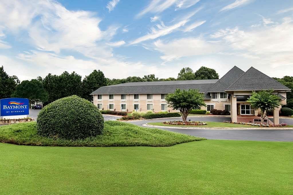 Baymont by Wyndham Braselton / Winder