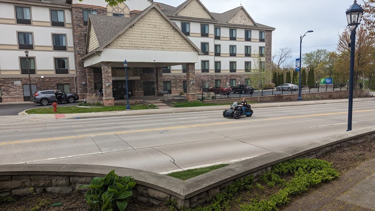 Holiday Inn Express & Suites Frankenmuth by IHG