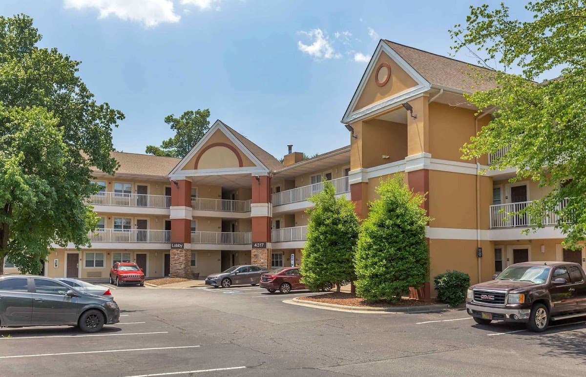 Extended Stay America- Select Suites - Greensboro - Wendover Ave. - Big Tree Way