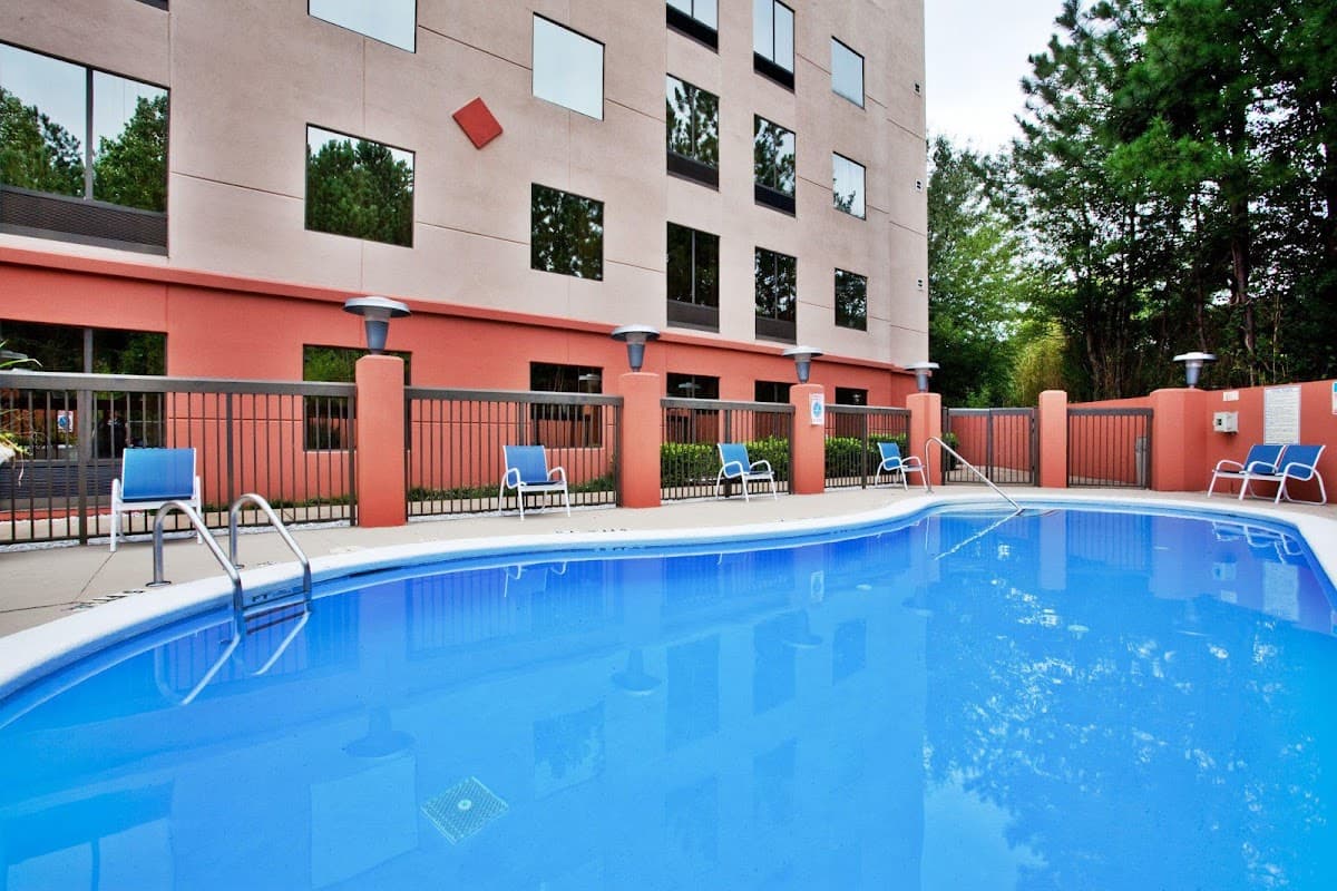 Holiday Inn Express & Suites Lawrenceville by IHG