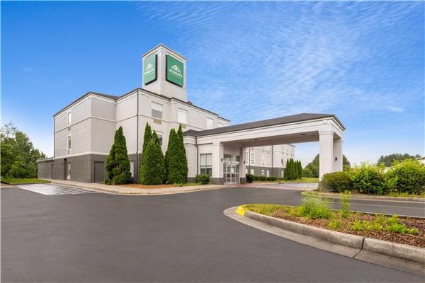 Wingate by Wyndham Dublin Near Claytor Lake State Park
