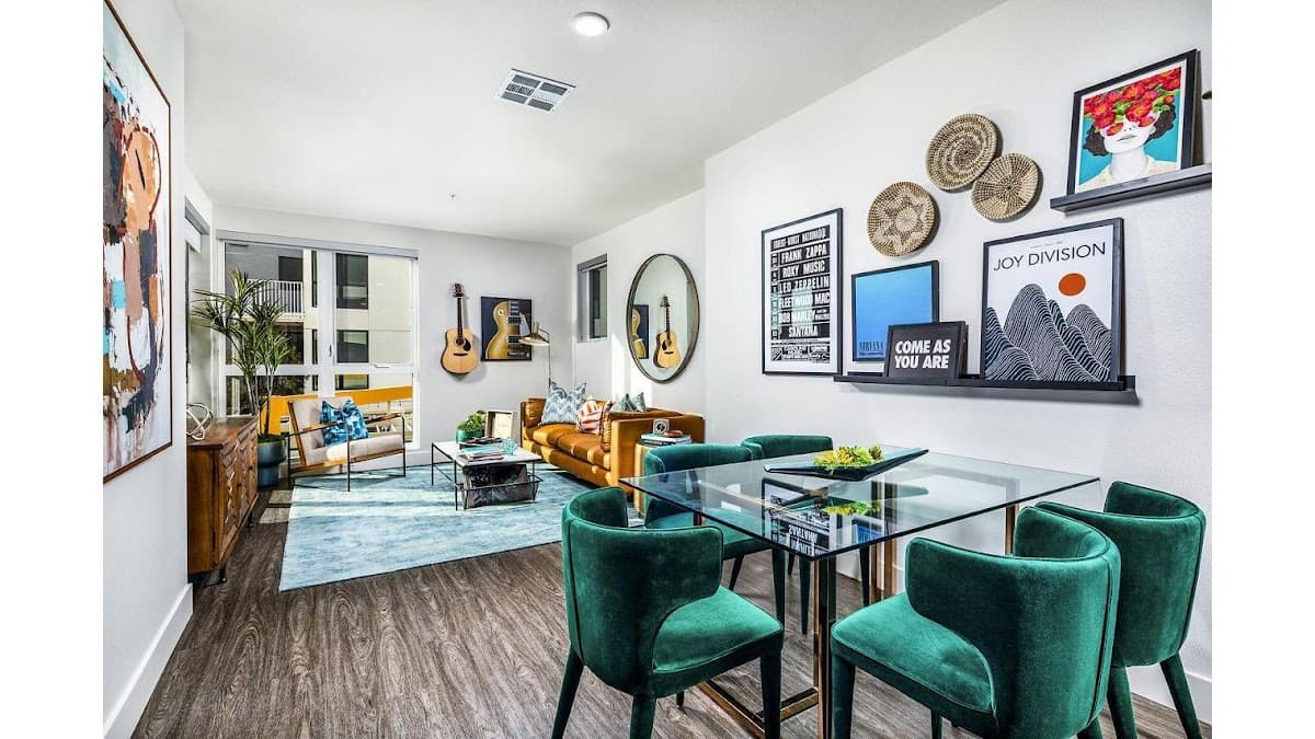 Llewellyn Apartments